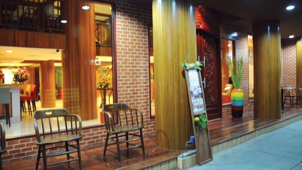 Lullaby Inn Silom Bangkok Exterior foto