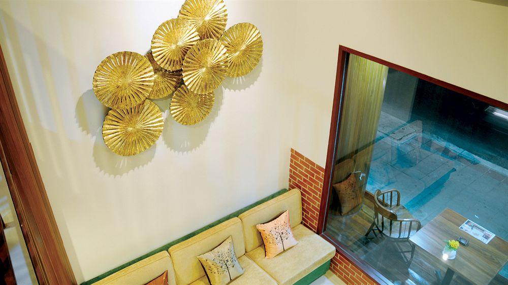 Lullaby Inn Silom Bangkok Exterior foto